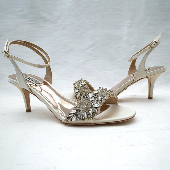 Badgley Mischka Richelle, Ivory, NWT (box) several sizes, wedding sandals - Picture 2 of 3